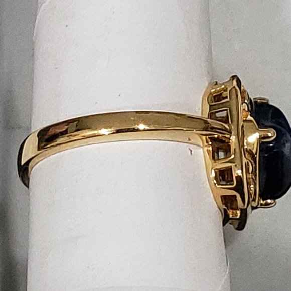 "Simply Solitaire" Sodalite cabochon ring in 18K Yellow Gold over 925 SS sz 8 - Picture 4 of 5